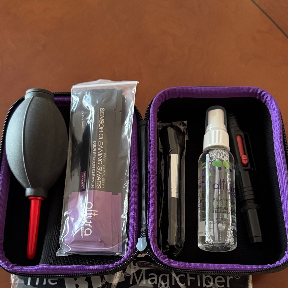Altura Photo Cleaning Kit with Case